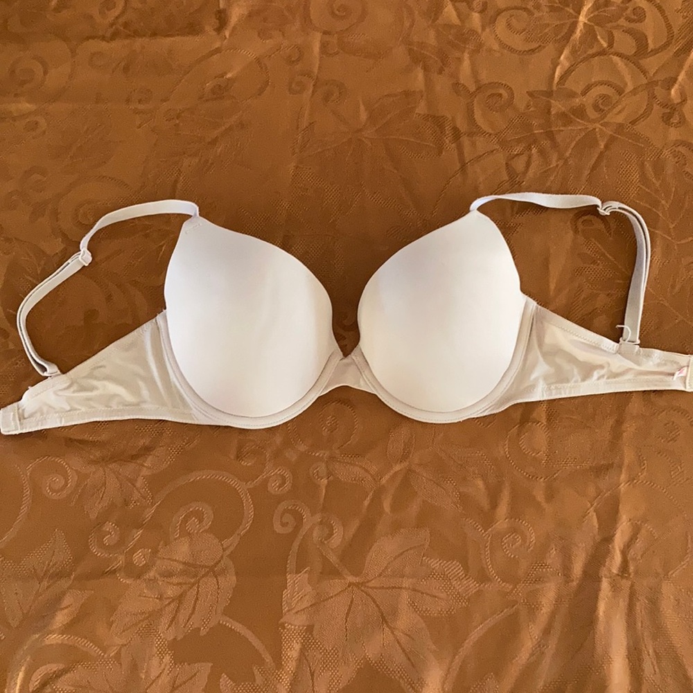 VS Pink Wear Everywhere Push-up bra